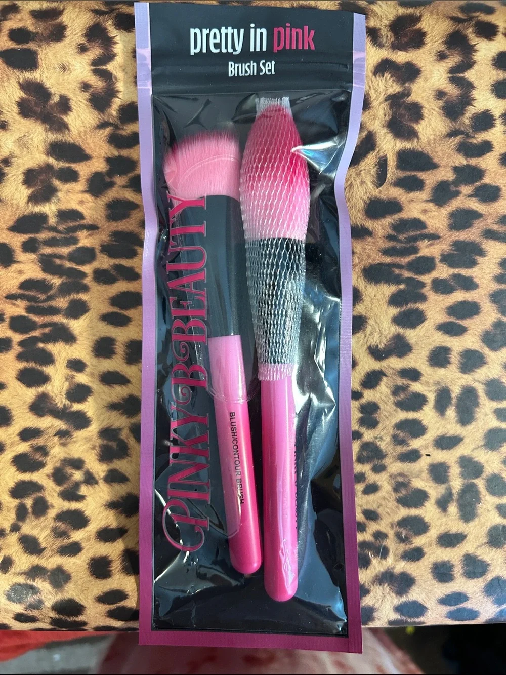 Pinky Beauty “Pretty in Pink” brush set